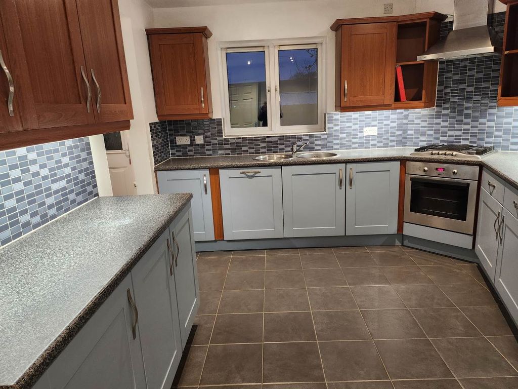 Property photo 2 of 17 Kitchen Photo