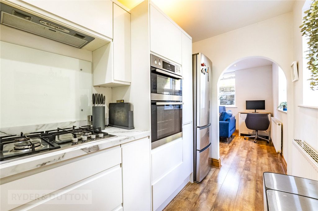 Property photo 2 of 25 Picture No. 16