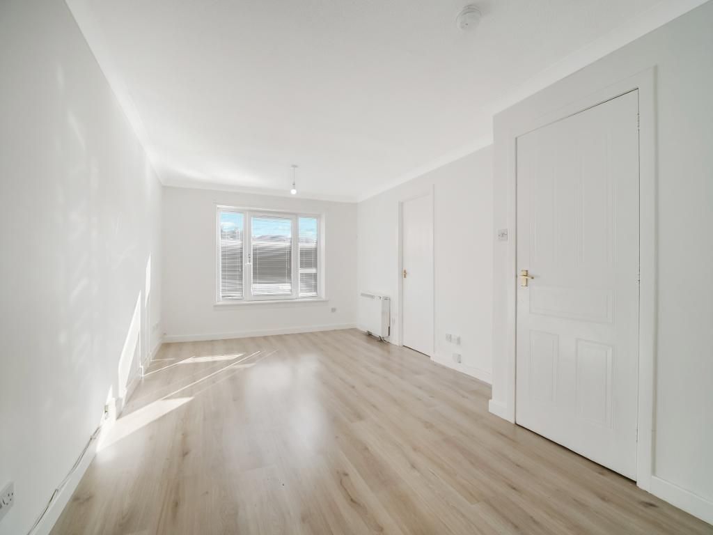 Property photo 2 of 20 Living Room