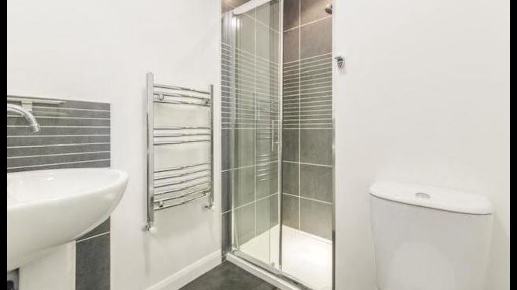 Property photo 2 of 6 Bathroom 1st Floor