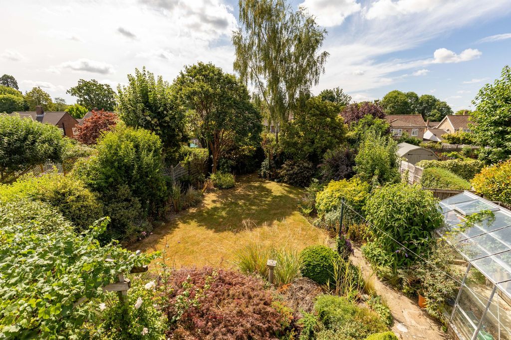 Property photo 3 of 32