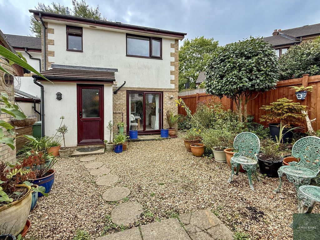 Property photo 2 of 16