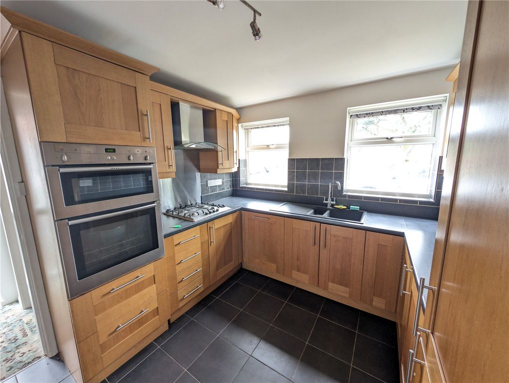 Property photo 2 of 16 Picture No. 15