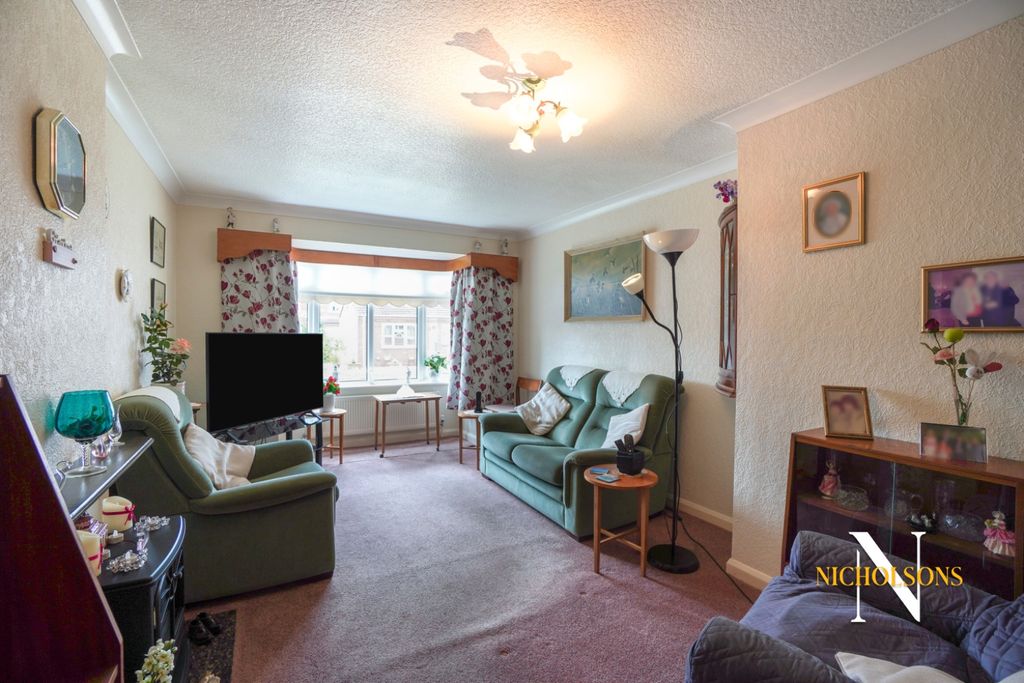 Property photo 2 of 14 4404013