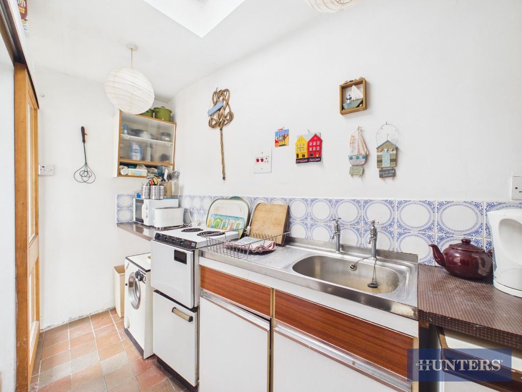 Property photo 2 of 12 Kitchen