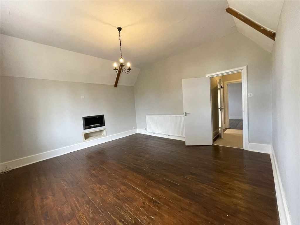 Property photo 3 of 12 Picture No. 14
