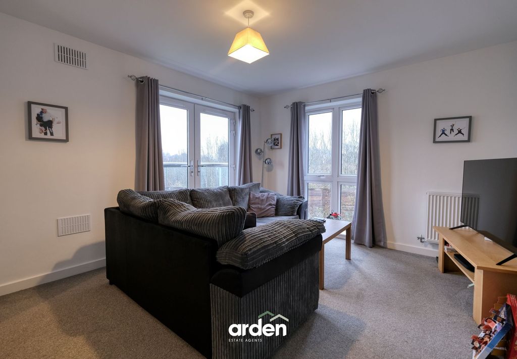 Property photo 3 of 12