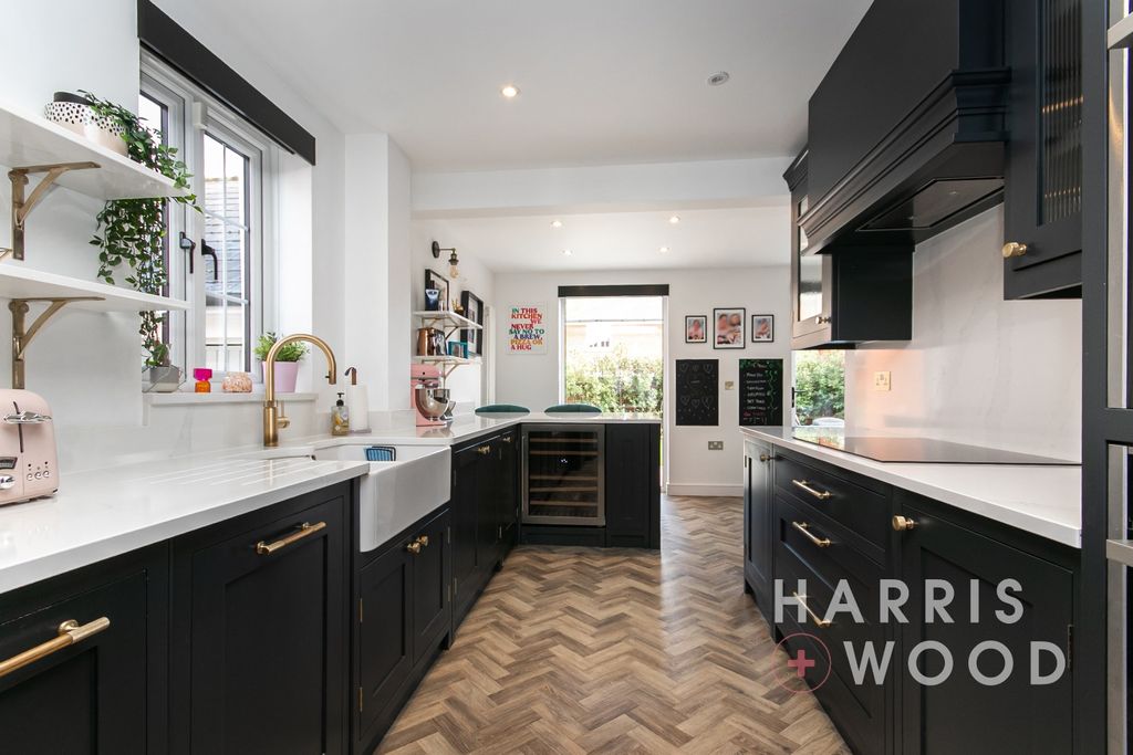 Property photo 2 of 45 4609443