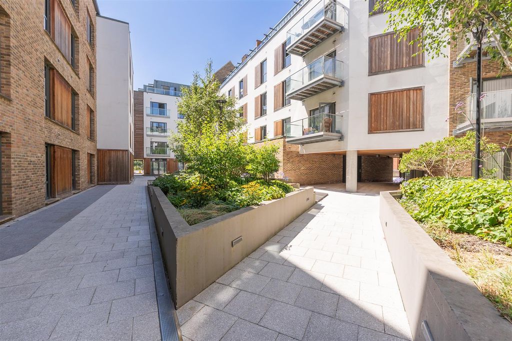 Property photo 3 of 14 39-Anchorage-Bs1-29.Jpg