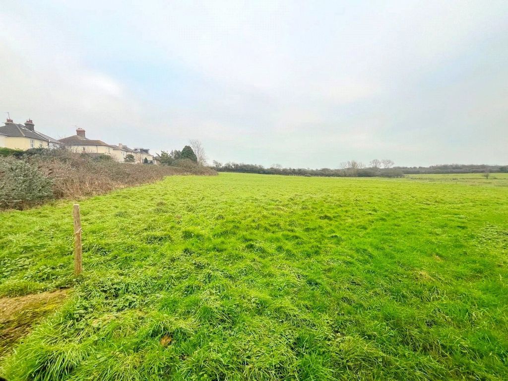 Property photo 3 of 11 Picture No. 01