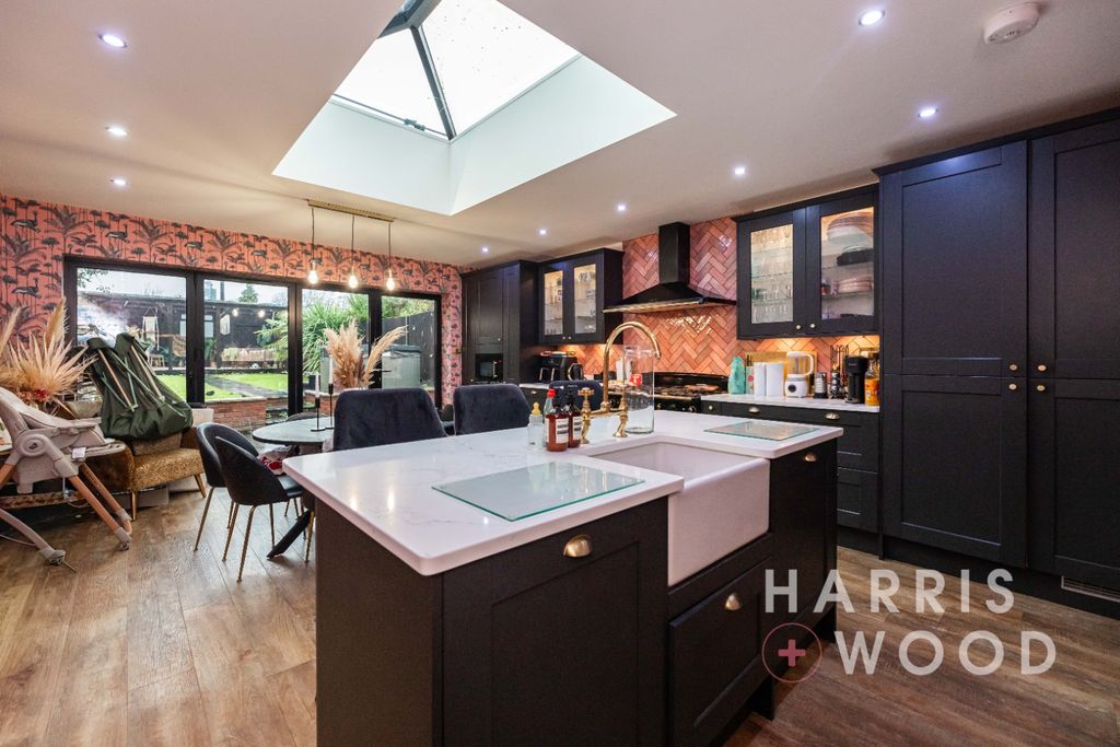 Property photo 2 of 35 4671032