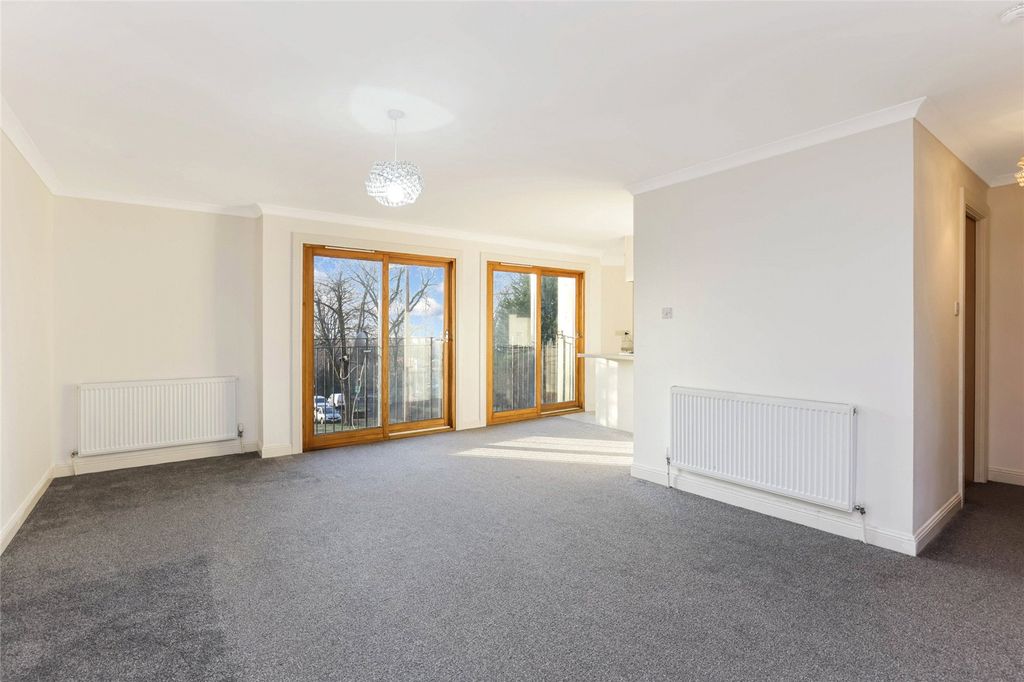 Property photo 3 of 25 Picture No. 04