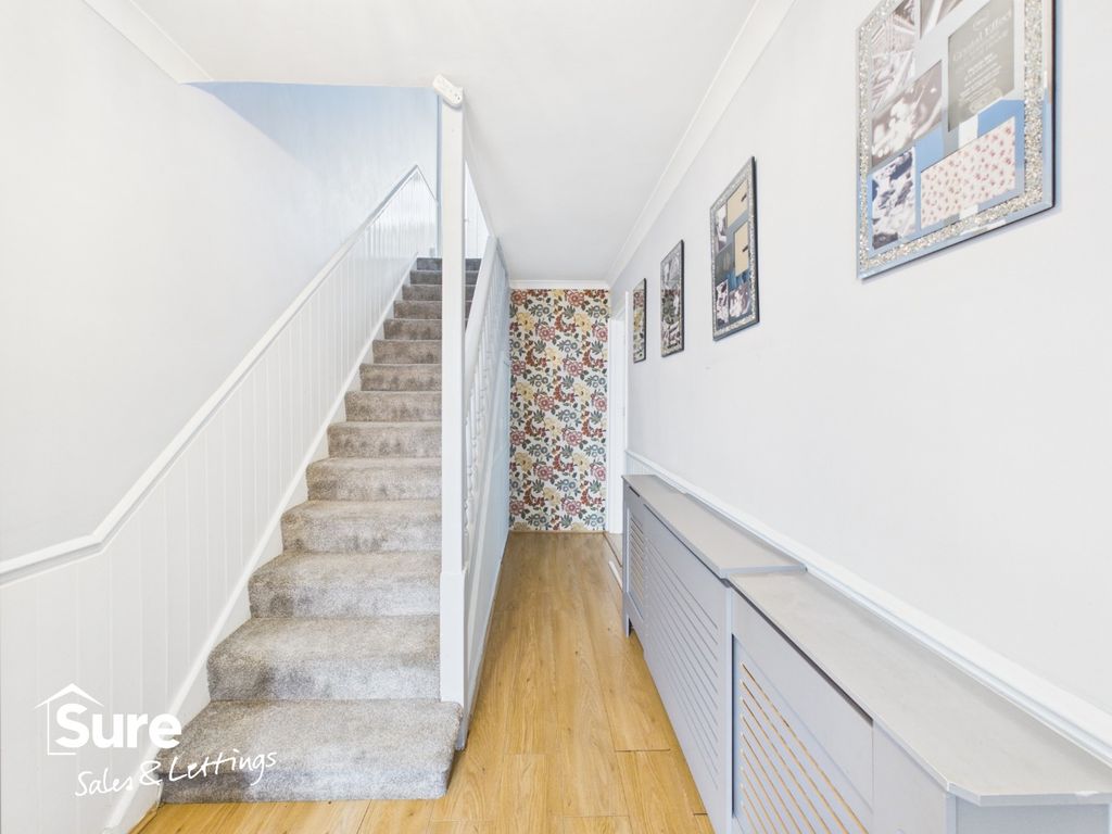 Property photo 2 of 26 5571184