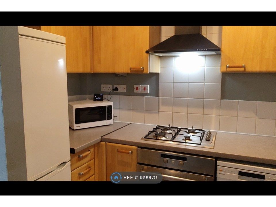 Property photo 3 of 23 Kitchen-001