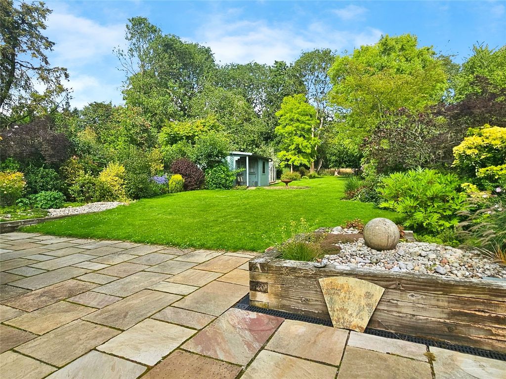 Property photo 2 of 35 Picture No. 48