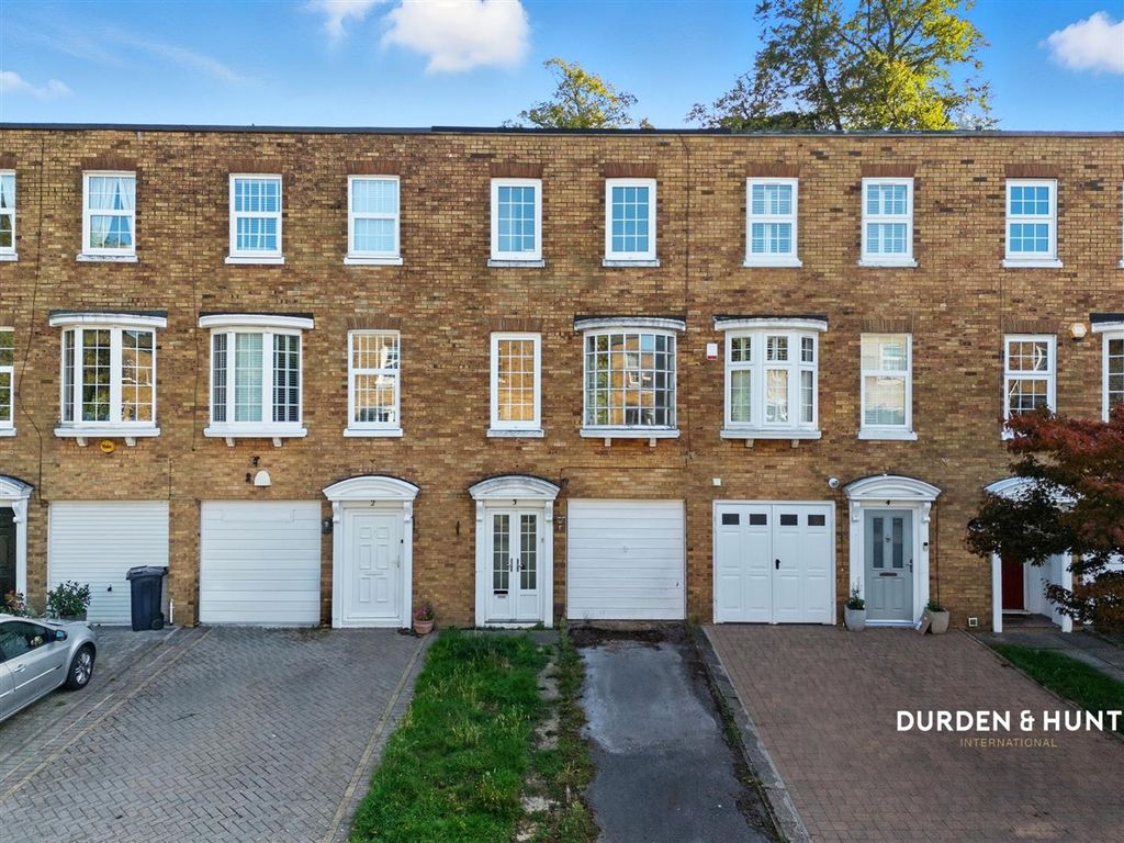 Property photo 1 of 19 Hawthorns