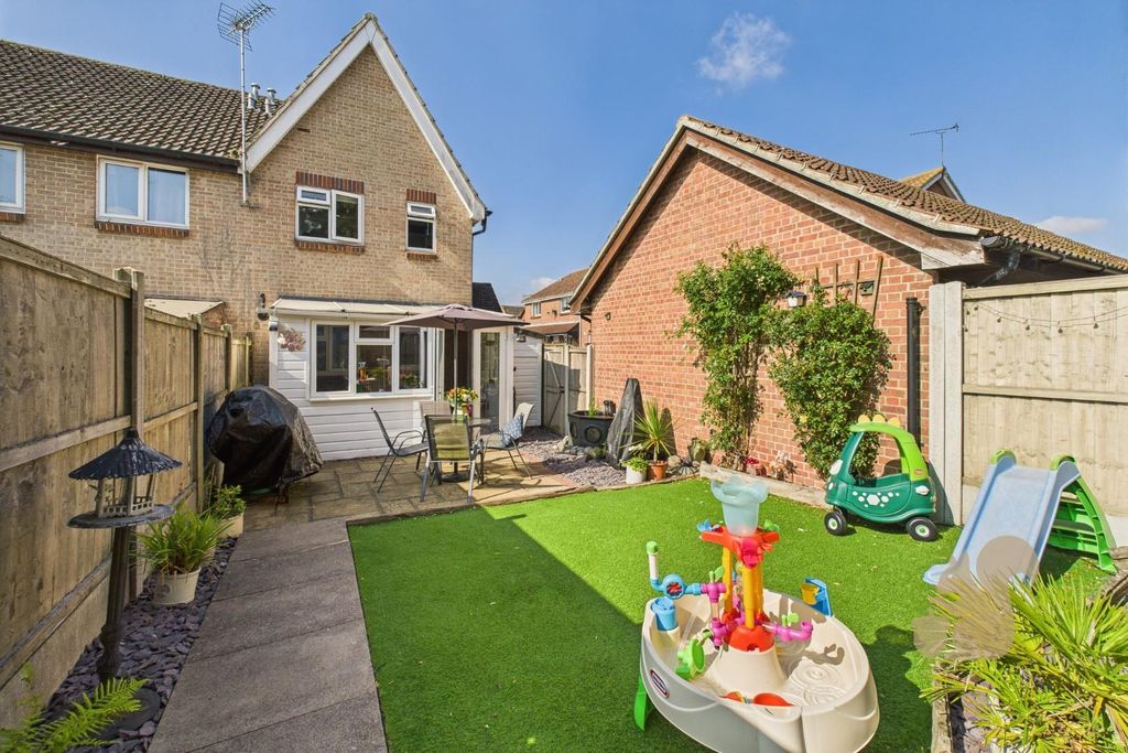 Property photo 2 of 15 Cam05668G0-Pr0006-Still024.Jpg