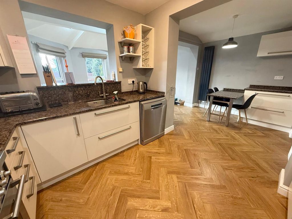 Additional image 5 of 4 bed detached house for salePloughmans Way, Macclesfield SK10