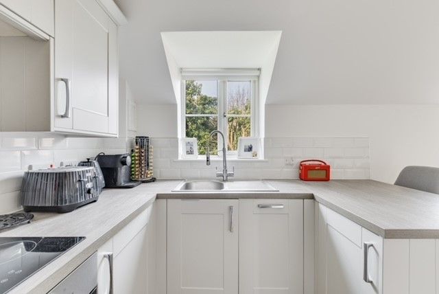 Property photo 3 of 12 Kitchen