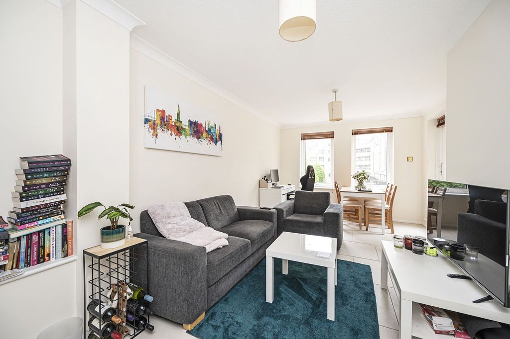 Property photo 2 of 9