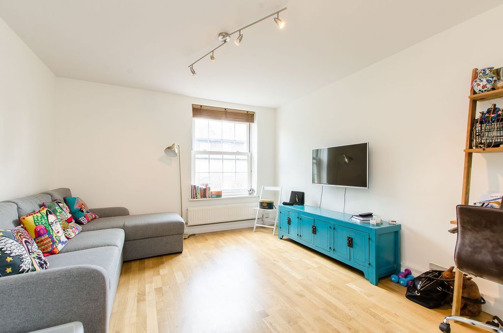 Property photo 1 of 5