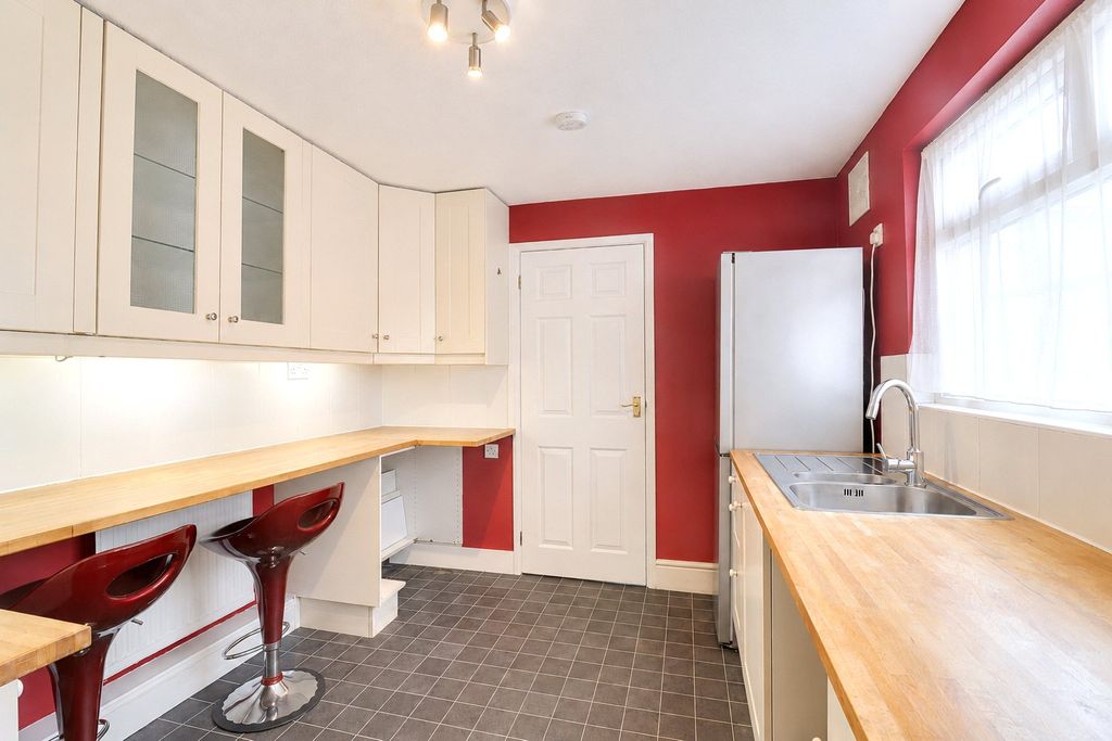 Property photo 2 of 15 Picture No. 24