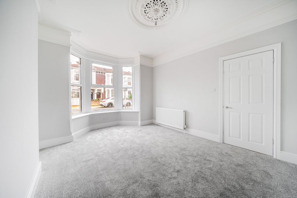 Property photo 2 of 12 Picture No. 41