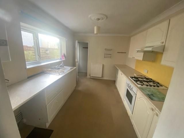 Property photo 3 of 10 Kitchen.Jpg