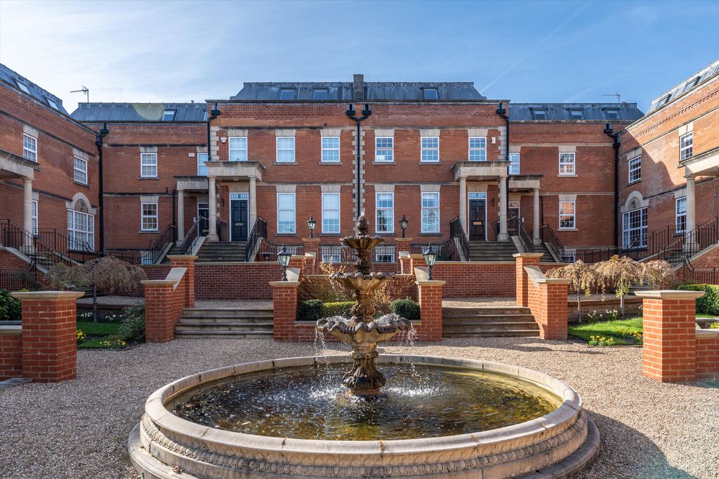 Property photo 1 of 18 Image