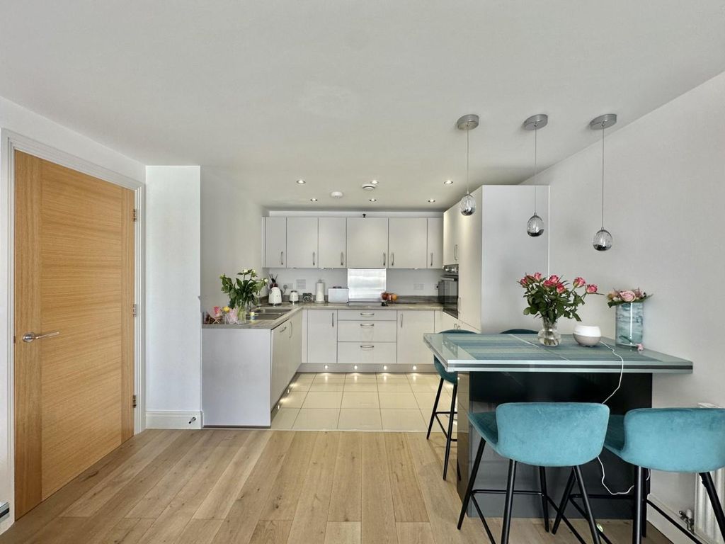 Property photo 3 of 13 9F4Bd4c0-9d5A-4c88-A283-d5Ec03B3Aaa5.Jpg