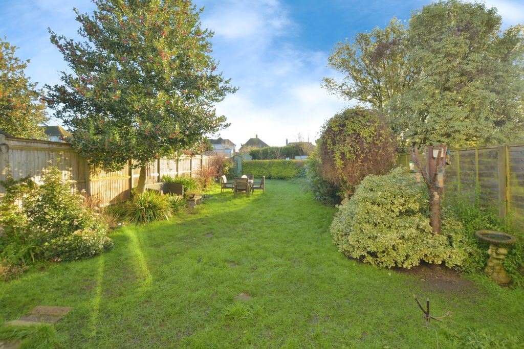 Property photo 3 of 20 Garden