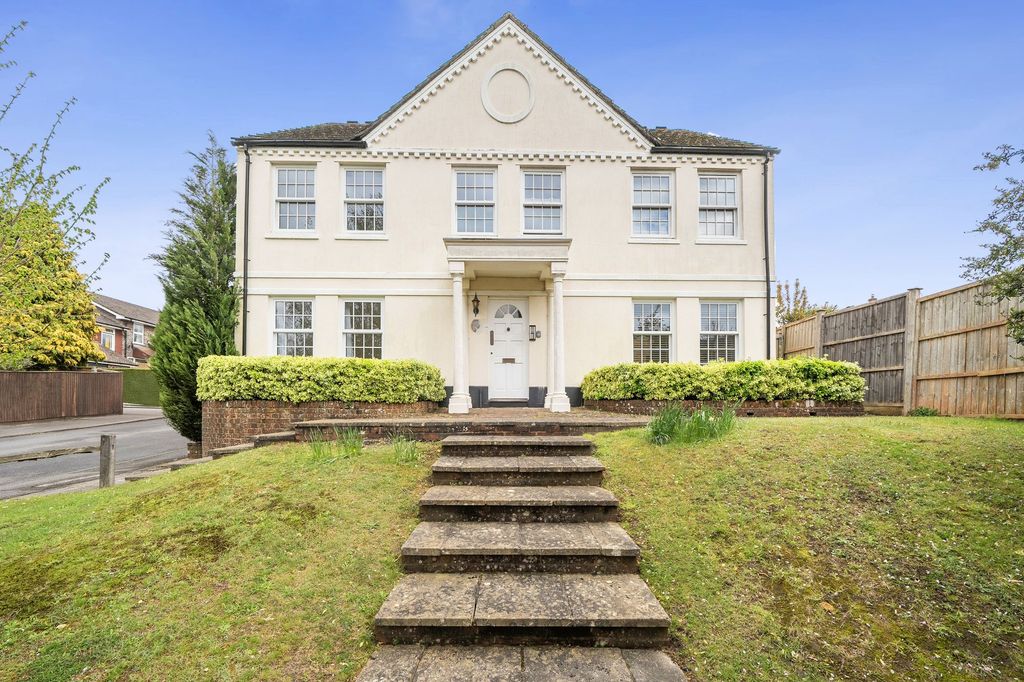 Property photo 1 of 13 Front