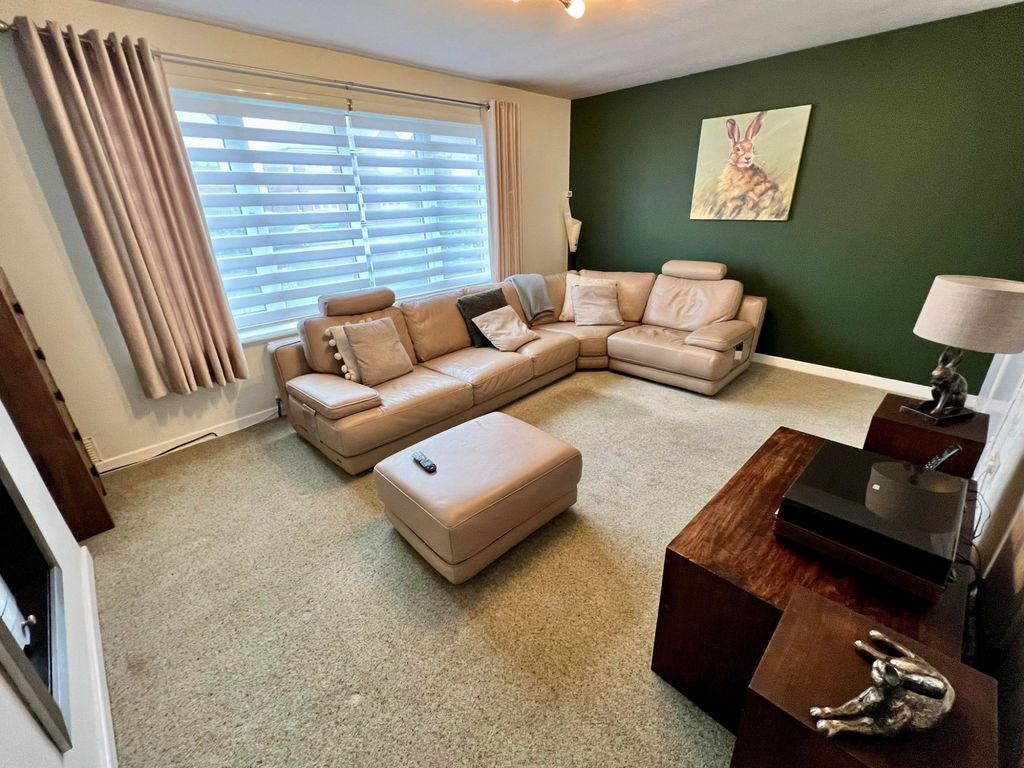 Property photo 2 of 35