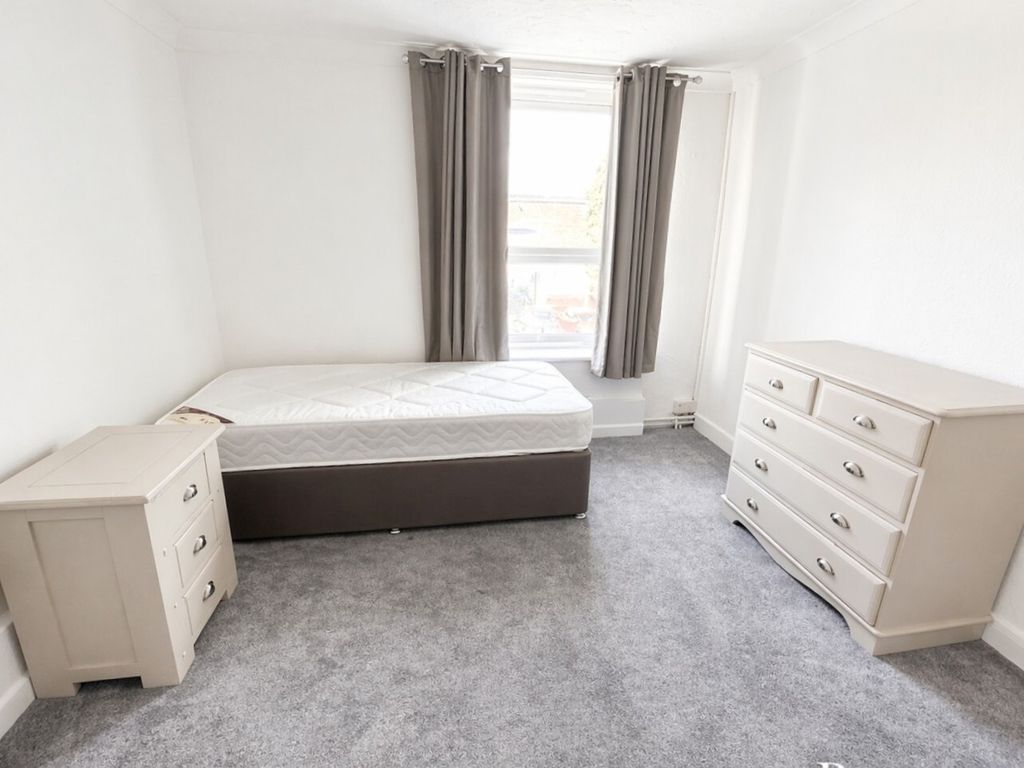 Property photo 1 of 7 Bed Area