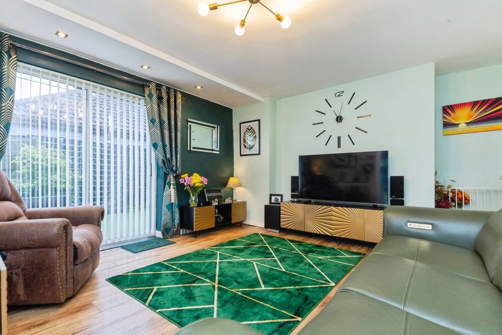 Property photo 2 of 14 Living Room