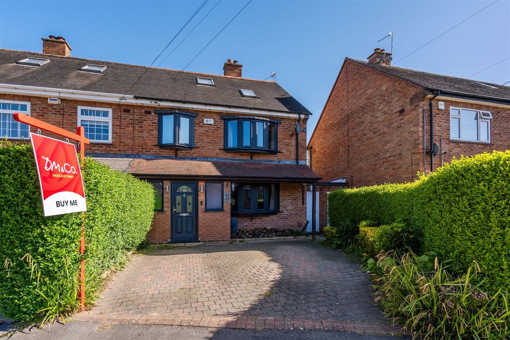 Property photo 2 of 15 36 Packwood Close_4.Jpg