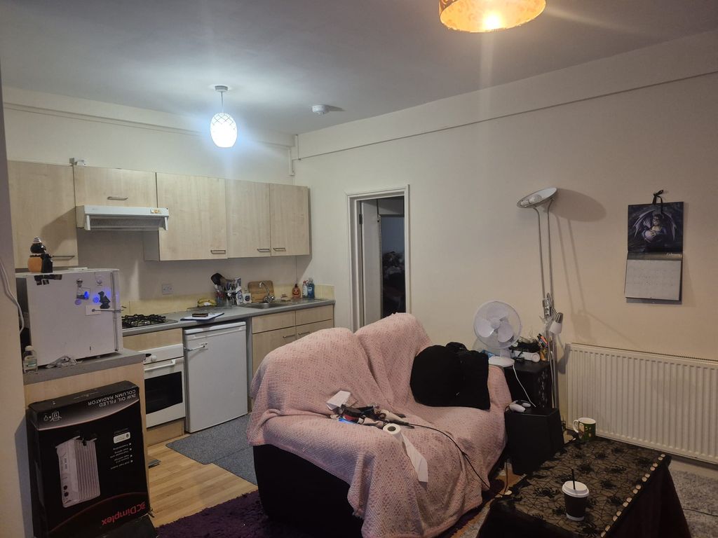 Property photo 3 of 6