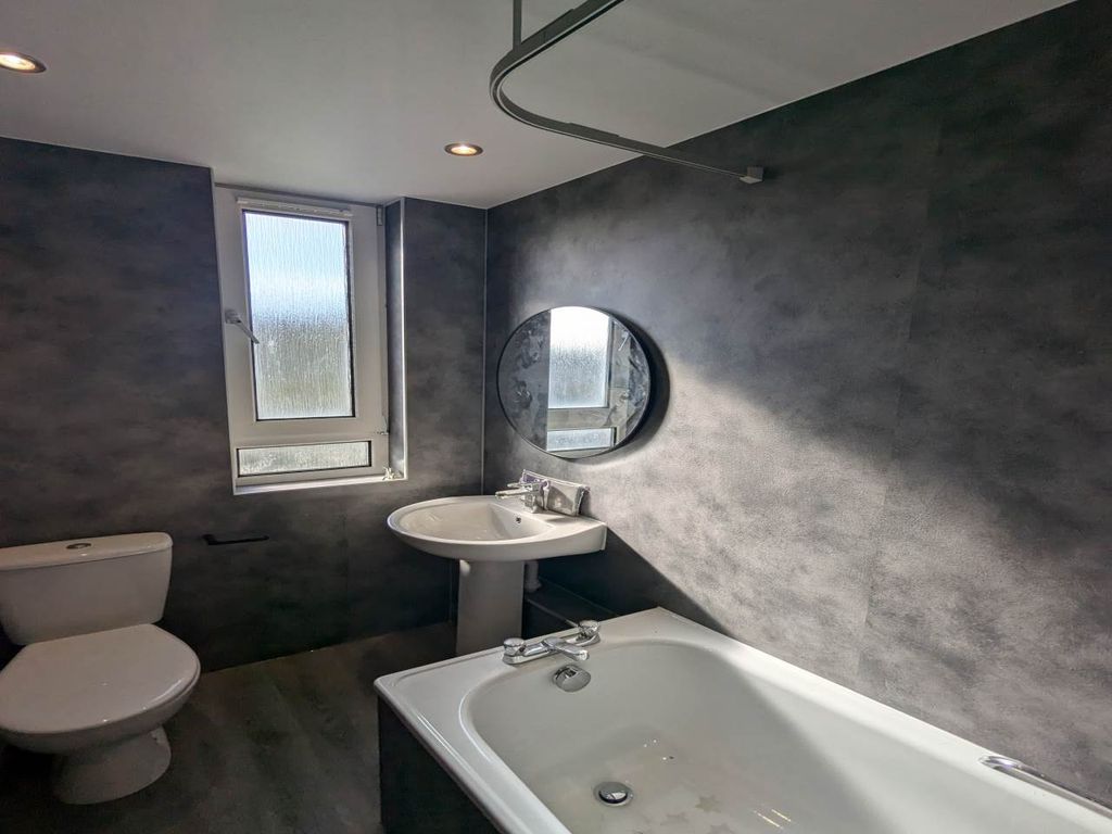 Property photo 3 of 6 Pxl_20250924_105441014