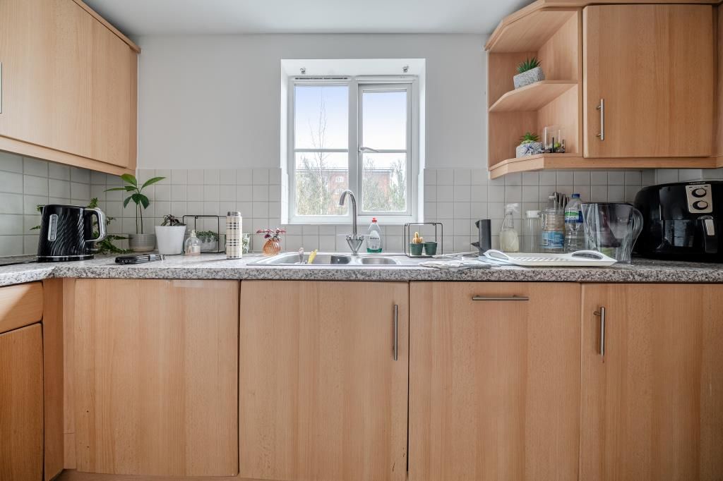 Property photo 3 of 15 Kitchen