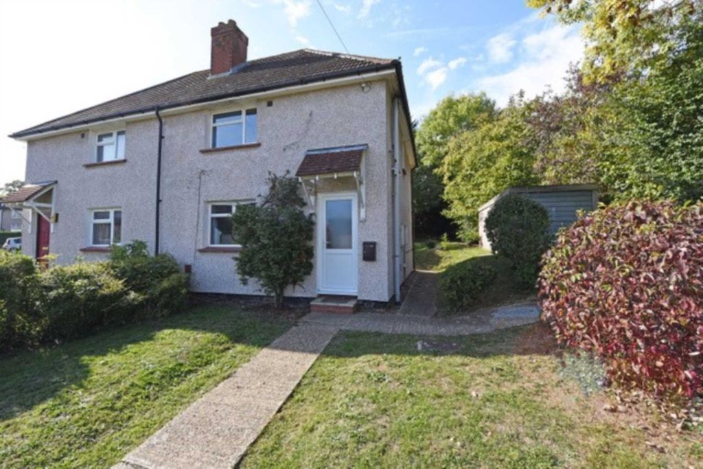 Property photo 1 of 9 Well-Kept Semi-Detached House With A Neat Front La...