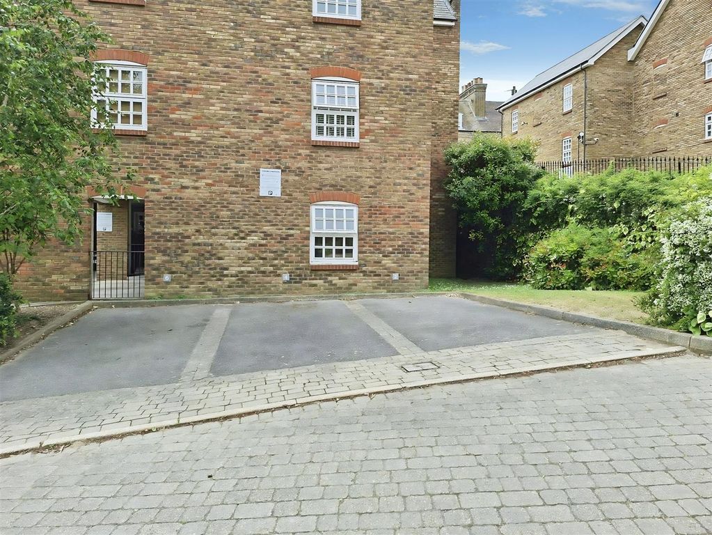 Property photo 3 of 18 Off Road Parking