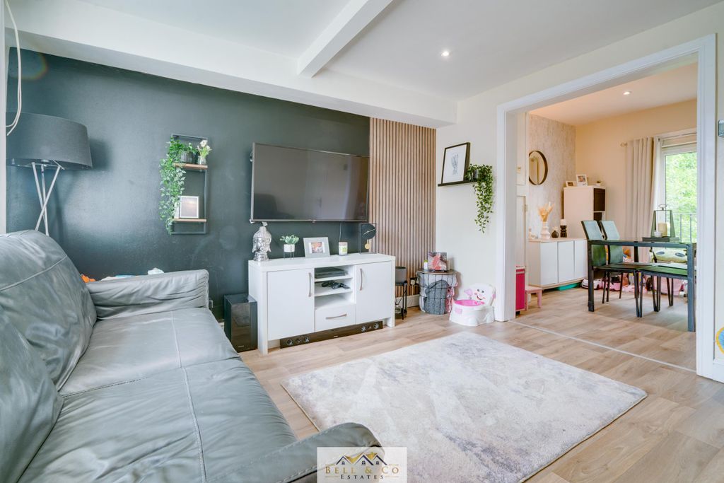 Property photo 3 of 15 Lounge 1