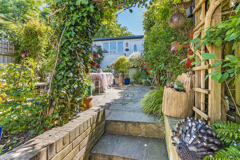 Property photo 2 of 29