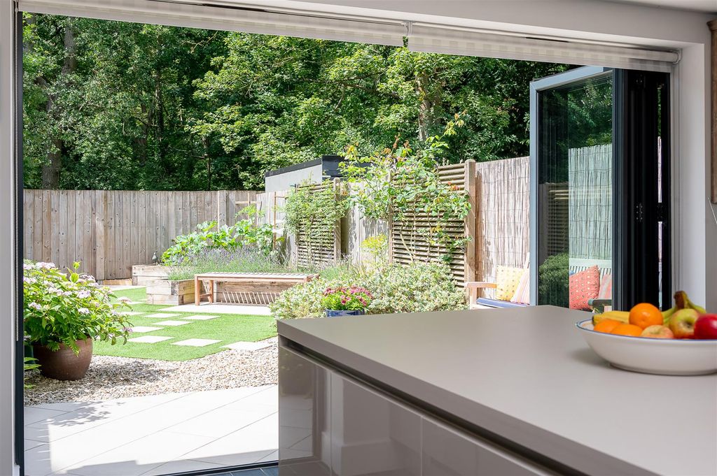 Property photo 2 of 25 Kitchen Dining