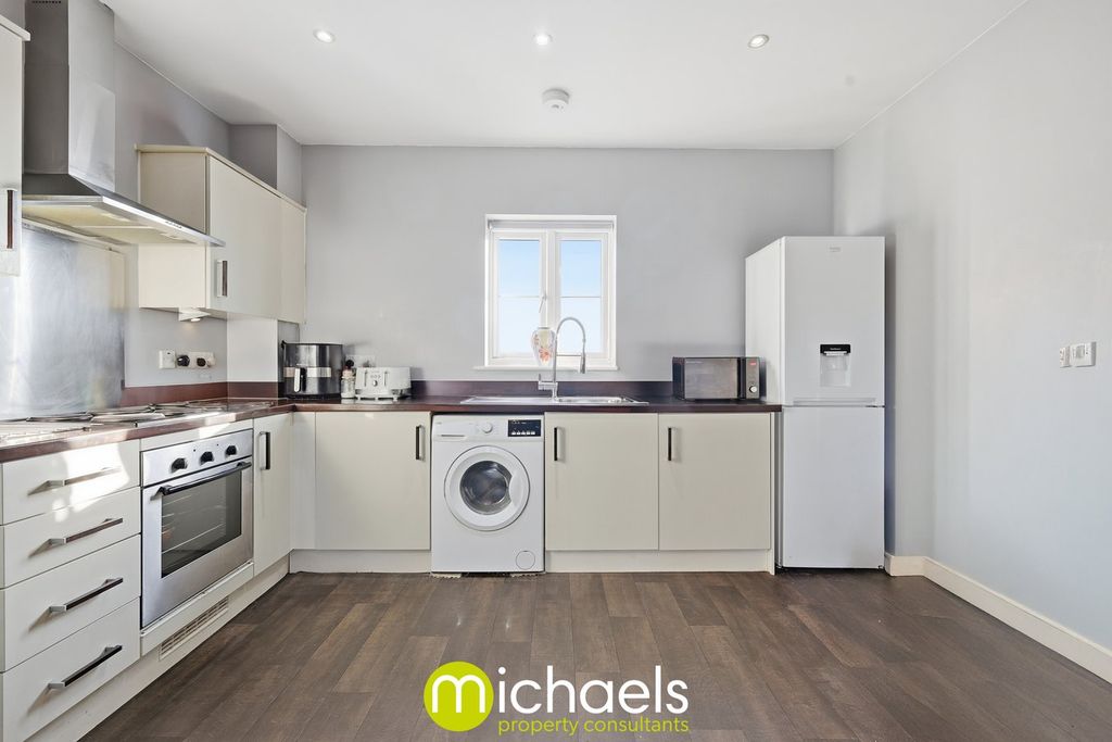 Property photo 3 of 12