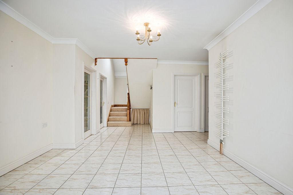 Property photo 3 of 43 Pbox-Img.Jpg