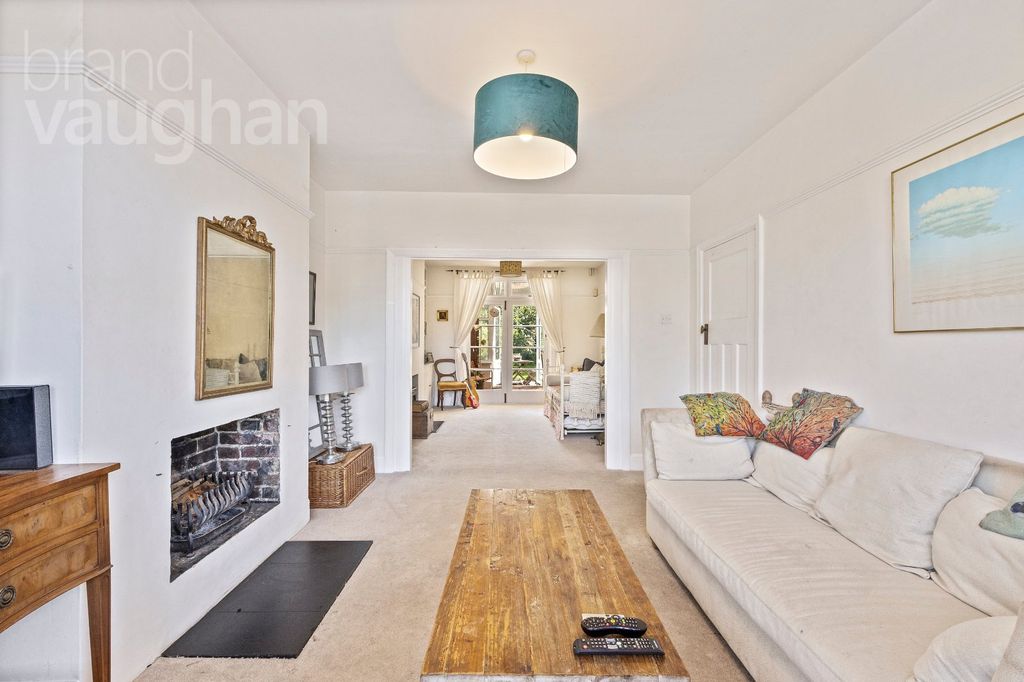 Property photo 3 of 49 Picture No. 36