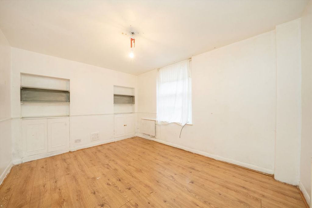 Property photo 2 of 5