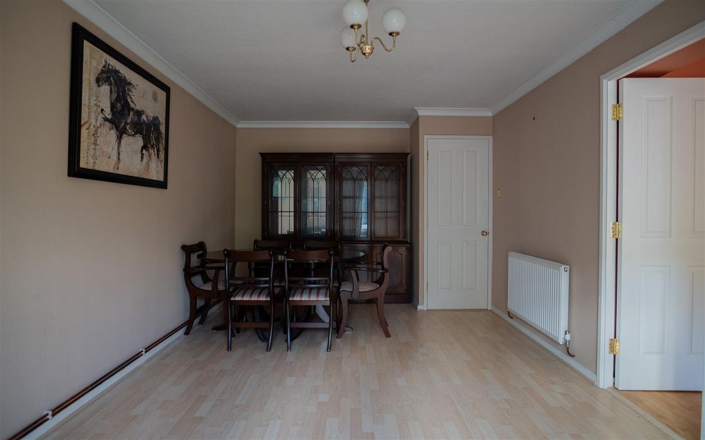 Property photo 3 of 16 Flanchford House, Reigate - Final Images - Ralph J