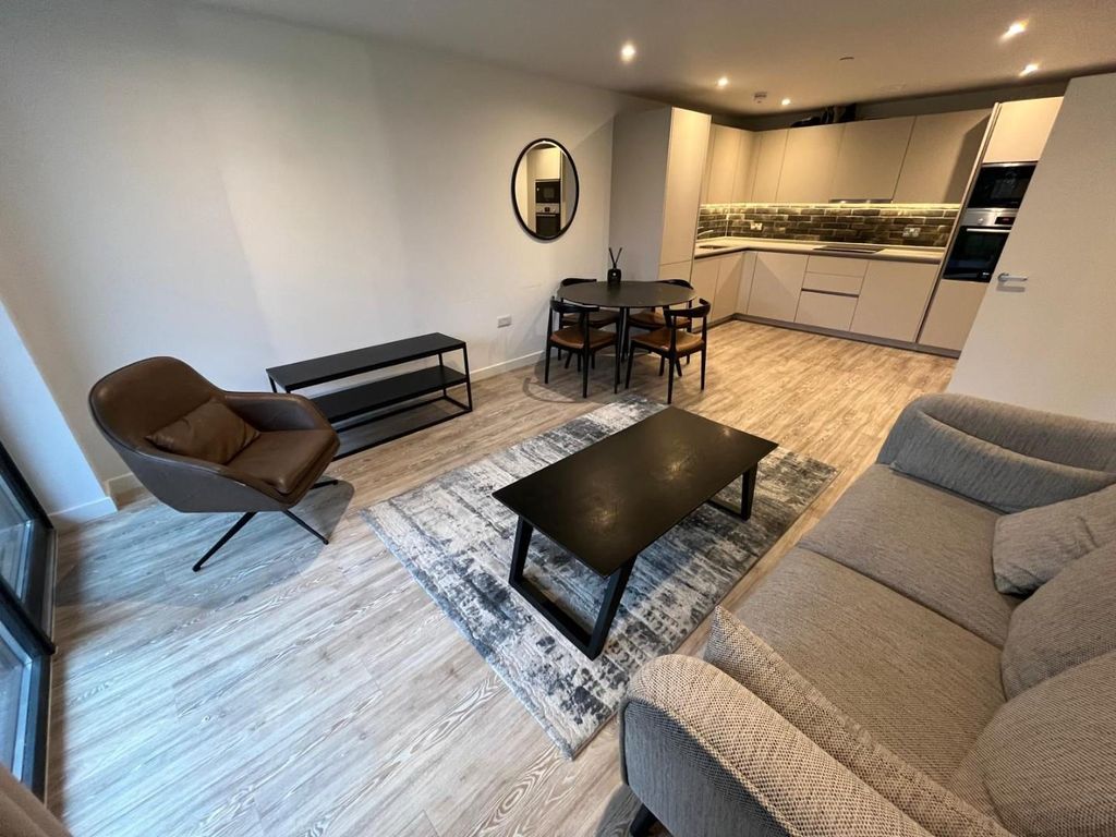 Property photo 2 of 16 Lounge